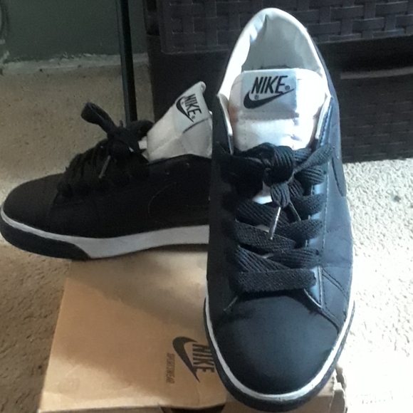 Nike blazer low top size 7 - Picture 4 of 4